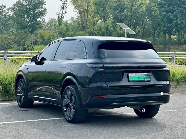 Li Auto L7 — Фото автомобиля 7
