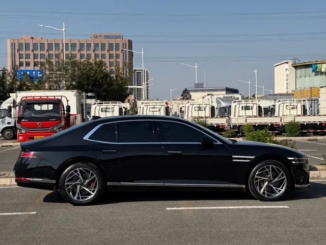 Genesis G90 — Фото автомобиля 4