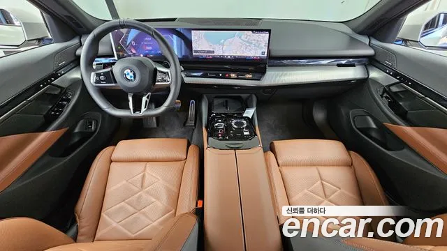 BMW 5 Series G60 — Фото автомобиля 10
