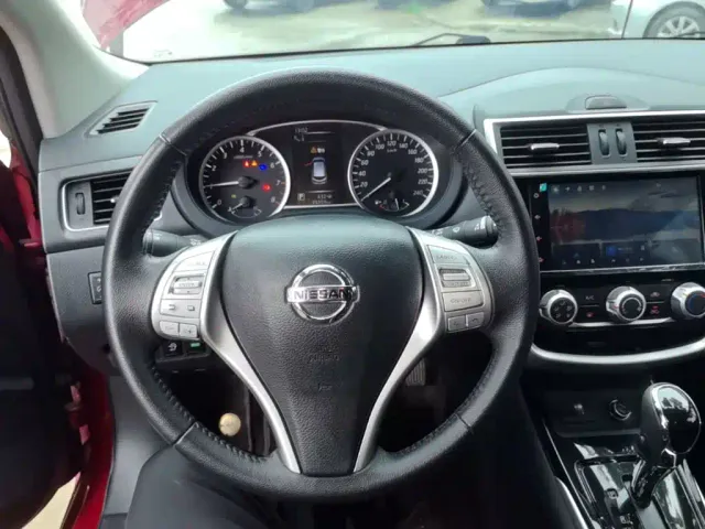 Nissan Tiida — Фото автомобиля 10