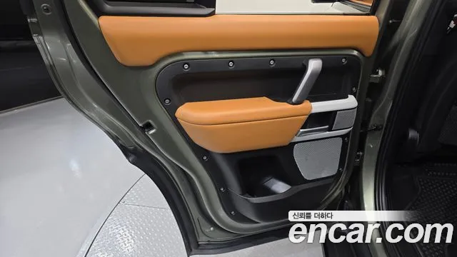 Land Rover Defender L663 — Фото автомобиля 14