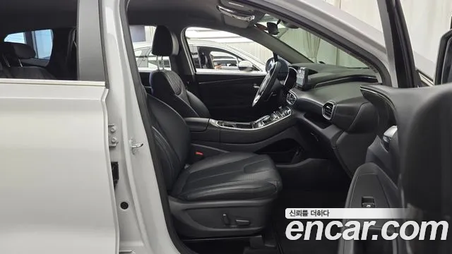Hyundai Santa Fe — Фото автомобиля 16