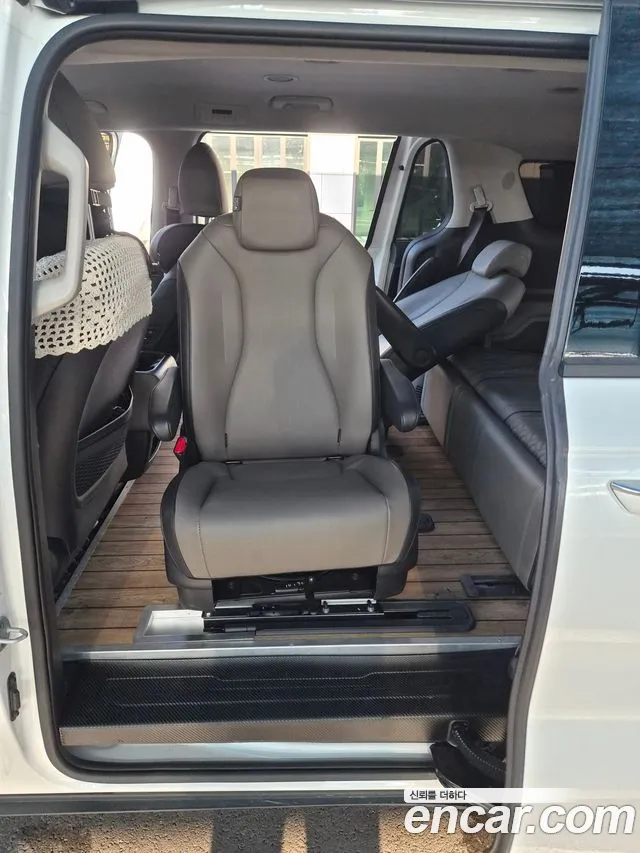 Kia Carnival Generation 4 — Фото автомобиля 13
