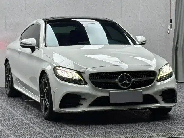 Mercedes-Benz C-Class — Фото автомобиля 3