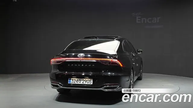 Hyundai Grandeur New — Фото автомобиля 4