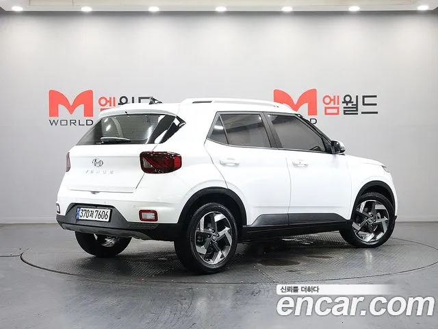 Hyundai Venue — Фото автомобиля 2