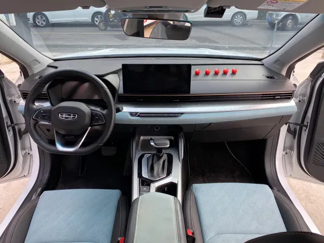 Geely Emgrand L — Фото автомобиля 13