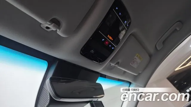 Hyundai Grandeur Grandeur (GN7) 2.5 Бензин 2WD — Фото автомобиля 19