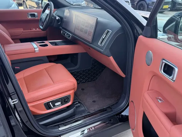 Li Auto L8 — Фото автомобиля 6