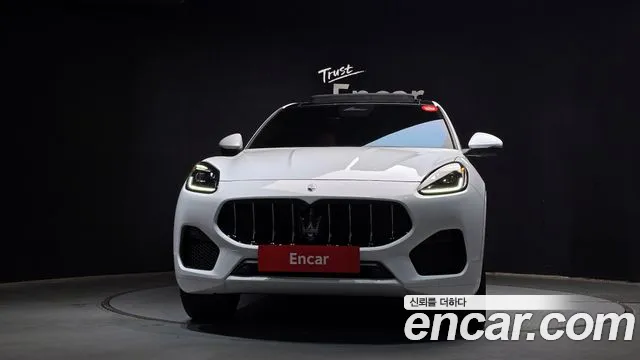 Maserati Grecale — Фото автомобиля 3