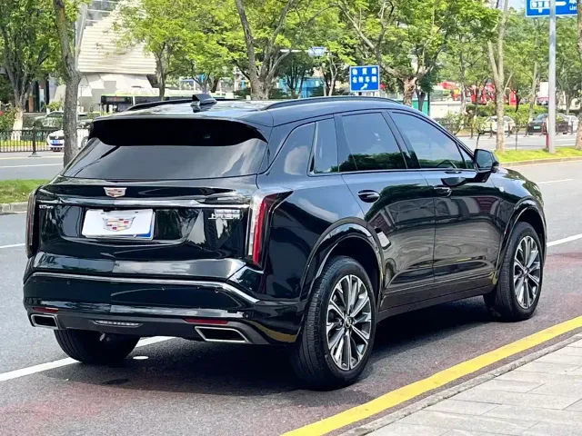 Cadillac XT5 — Фото автомобиля 9
