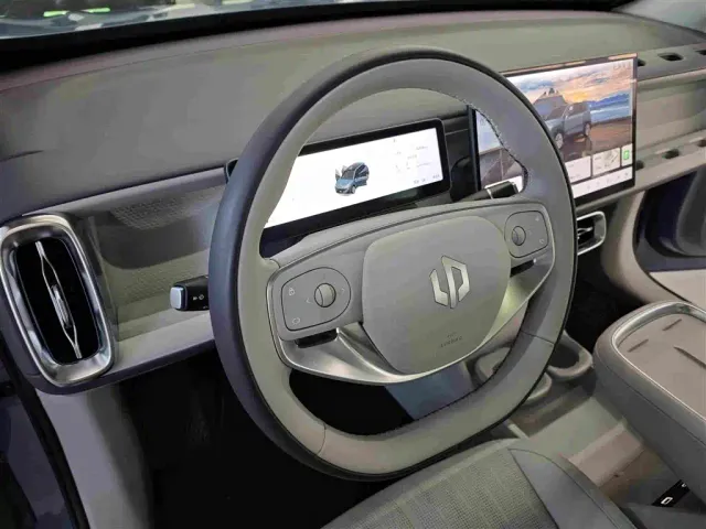 Leapmotor B10 — Фото автомобиля 12