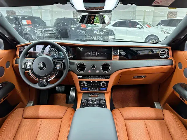 Rolls-Royce Ghost — Фото автомобиля 13