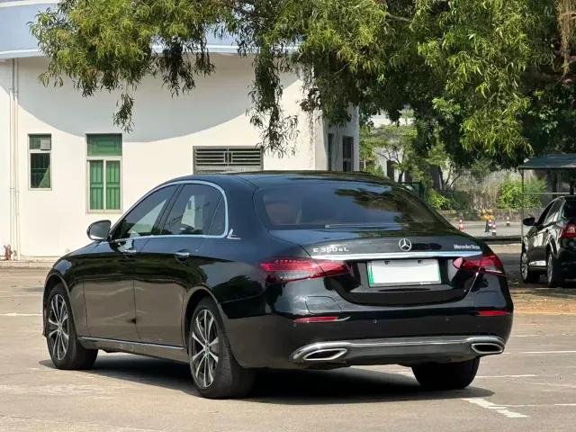 Mercedes-Benz E-Class — Фото автомобиля 14