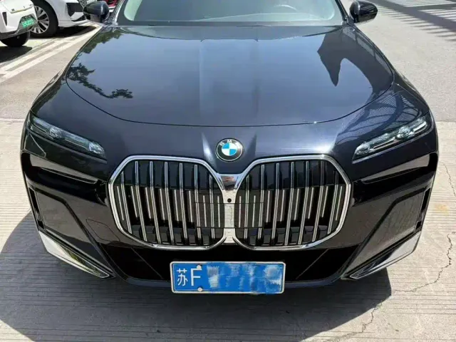 BMW 7 Series — Фото автомобиля 2