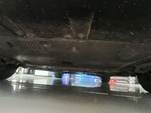 BMW 5 Series — Фото автомобиля 9