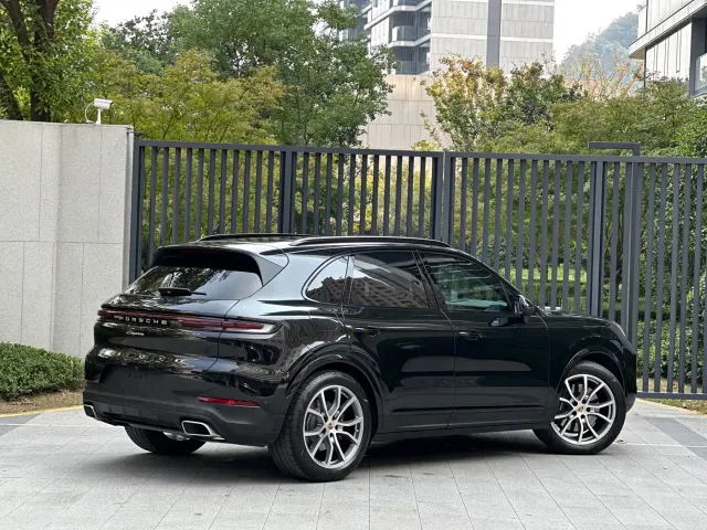 Porsche Cayenne — Фото автомобиля 4
