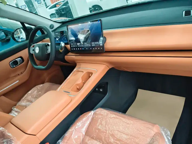 Leapmotor C10 — Фото автомобиля 15