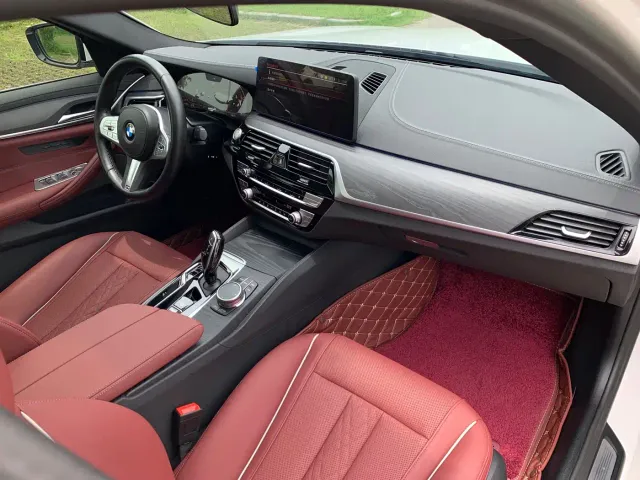 BMW 5 Series — Фото автомобиля 11