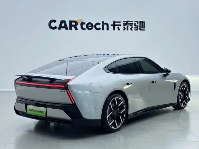 Xpeng P7 — Фото автомобиля 4