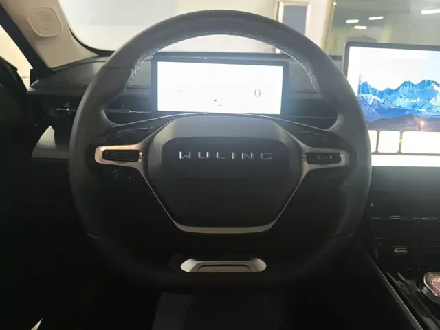Wuling Starlight — Фото автомобиля 10