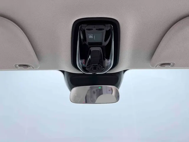 IM Motors LS6 — Фото автомобиля 16