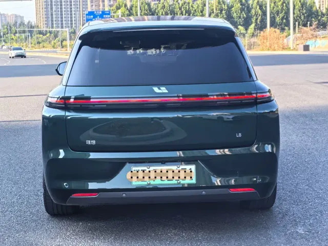 Li Auto Li L8 2023 Pro — Фото автомобиля 5
