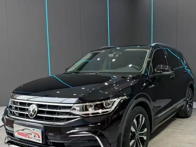 Фотография автомобиля — Volkswagen Tiguan L