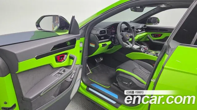 Lamborghini Urus — Фото автомобиля 5