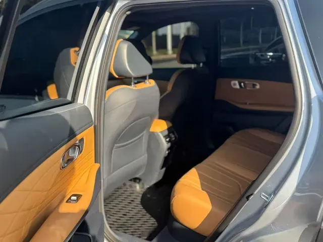 Geely Galaxy Starship 7 EM-i — Фото автомобиля 6