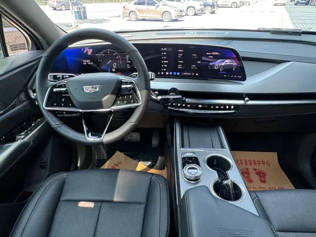 Cadillac XT5 — Фото автомобиля 13