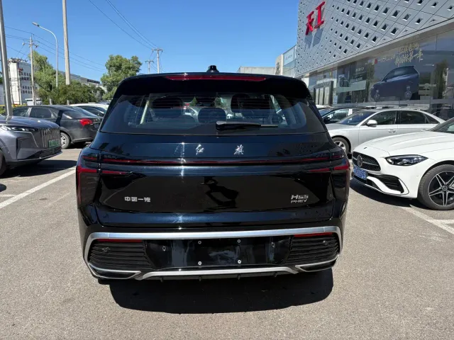 Hongqi HS3 PHEV — Фото автомобиля 4