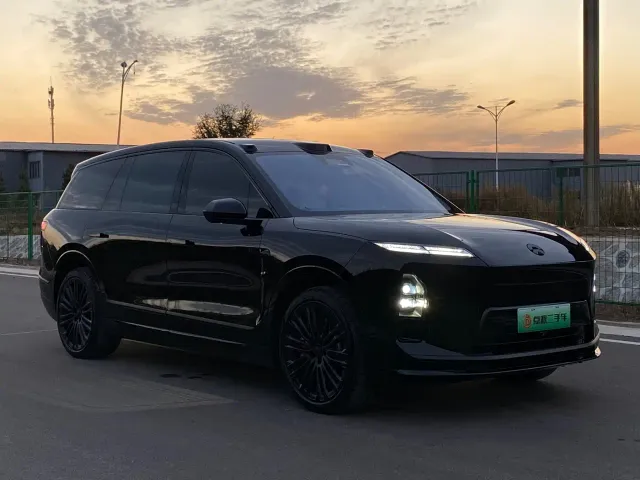 Nio ES8 — Фото автомобиля 3