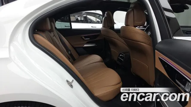 Mercedes-Benz E-Class W214 — Фото автомобиля 12