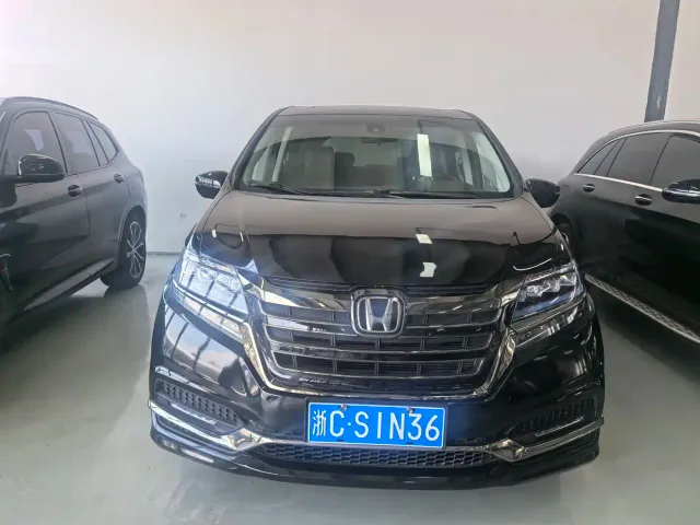 Honda Elysion — Фото автомобиля 2