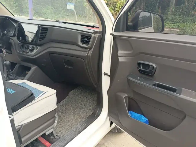 Wuling Hongguang V — Фото автомобиля 19