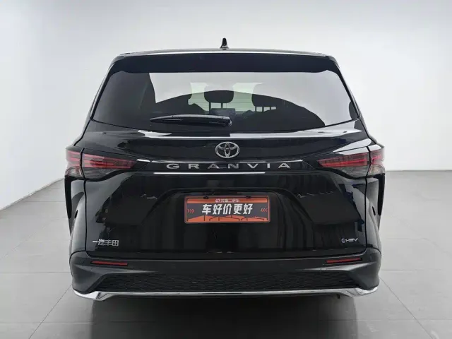 Toyota Granvia — Фото автомобиля 4