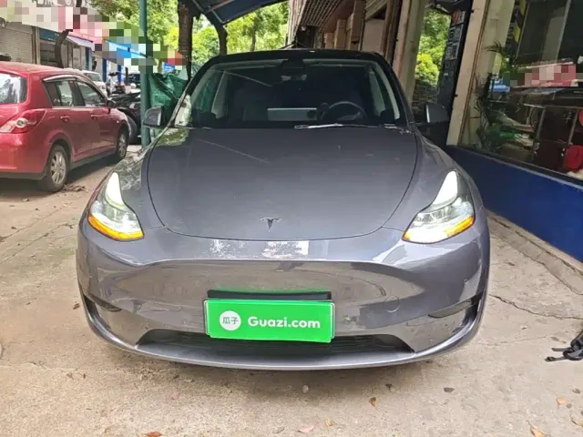 Tesla Model Y — Фото автомобиля 2