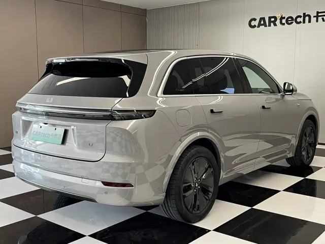 Li Auto L7 — Фото автомобиля 5