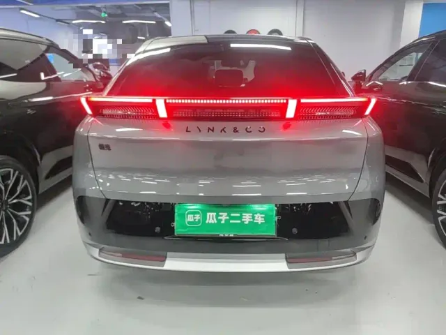 Lynk & Co Z20 — Фото автомобиля 5