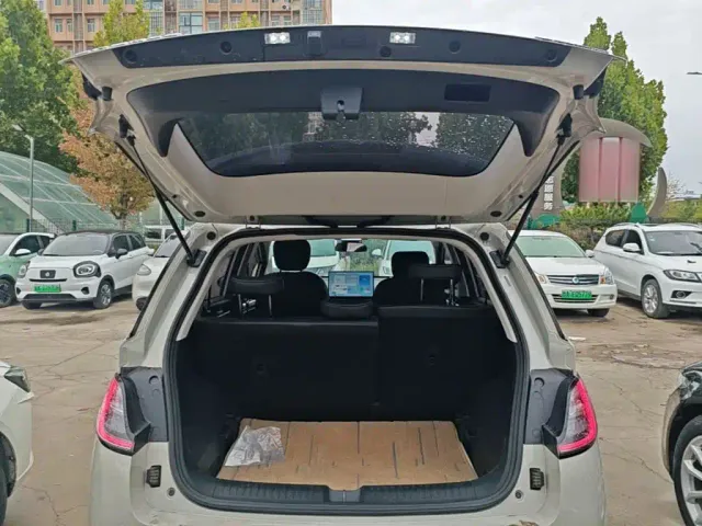 Baojun Cloud — Фото автомобиля 18