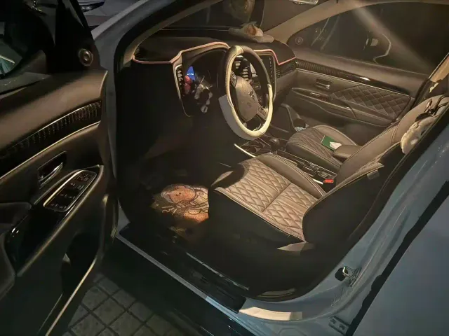 Mitsubishi Outlander — Фото автомобиля 4