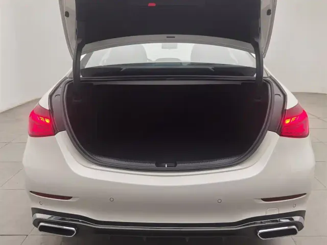 Mercedes-Benz C-Class — Фото автомобиля 16