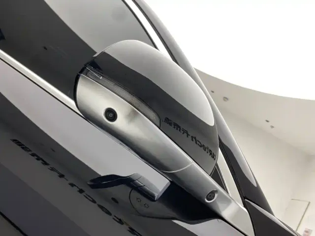 Li Auto L8 — Фото автомобиля 21
