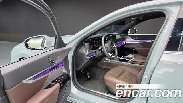 BMW 7-Series 7 серия (G70) 740i sDrive M Sport — Фото автомобиля 8