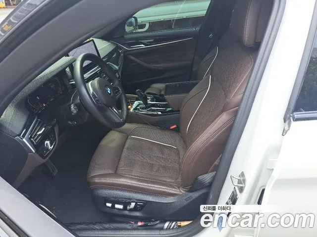 BMW 5-Series — Фото автомобиля 17