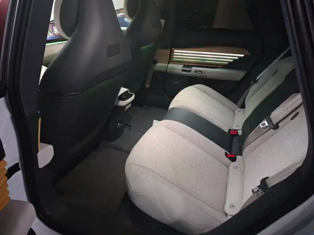 Audi E5 Sportback — Фото автомобиля 6