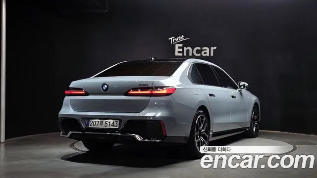 BMW 7-Series 7 серия (G70) 740i sDrive M Sport — Фото автомобиля 2