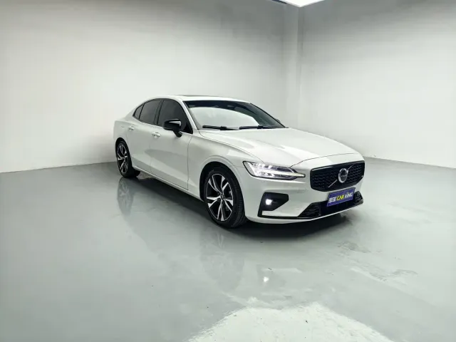 Volvo S60 — Фото автомобиля 15