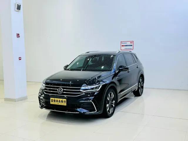 Volkswagen Tiguan L — Фото автомобиля 3